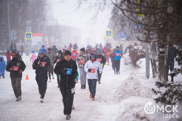Рождественский полумарафон пробежали спортсмены из Африки, а выиграли - сибиряки Рождественский полумарафон пробежали спортсмены из Африки, а выиграли - сибиряки