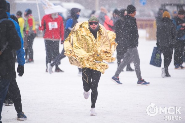 Рождественский полумарафон пробежали спортсмены из Африки, а выиграли - сибиряки Рождественский полумарафон пробежали спортсмены из Африки, а выиграли - сибиряки