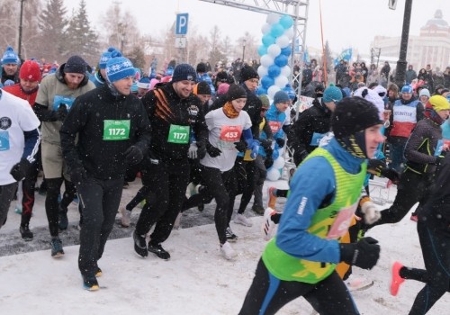 В омском Рождественском полумарафоне победили новосибирцы