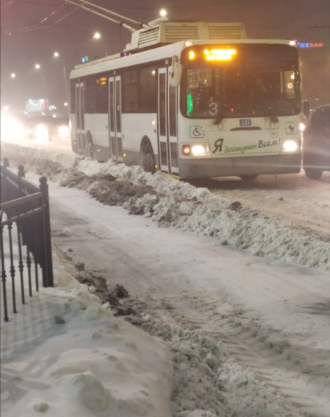 Омских водителей предупредили об опасности на дорогах
Омских водителей предупредили об опасности на дорогах