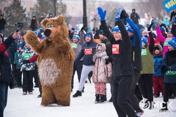 Рождественский полумарафон пробежали спортсмены из Африки, а выиграли - сибиряки Рождественский полумарафон пробежали спортсмены из Африки, а выиграли - сибиряки