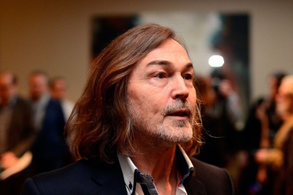 
									Никас Сафронов хочет купить домик под Омском 