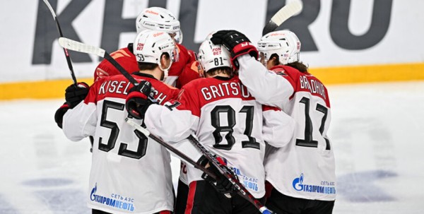 "Авангард" забросил семь шайб "Автомобилисту" в первом матче 2023 года