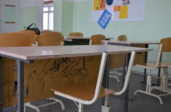 
									Школу в Омске, где царит разруха, отремонтирует меценат   [ФОТО]  