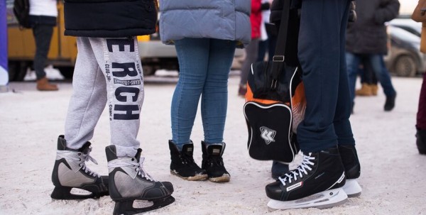 Омские студенты отметили свой праздник на ночном катке