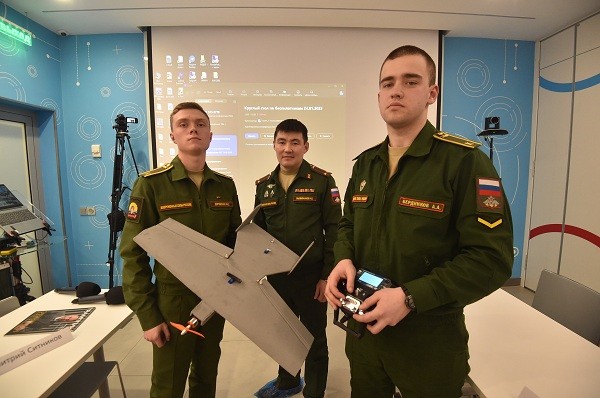 
									В Омске презентовали беспилотник, сделанный из потолочной плитки    [ФОТО]  