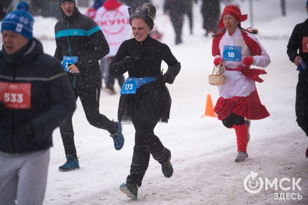 Рождественский полумарафон пробежали спортсмены из Африки, а выиграли - сибиряки Рождественский полумарафон пробежали спортсмены из Африки, а выиграли - сибиряки