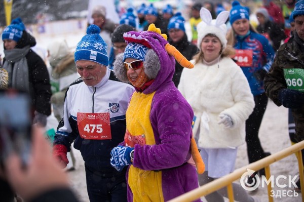 Рождественский полумарафон пробежали спортсмены из Африки, а выиграли - сибиряки Рождественский полумарафон пробежали спортсмены из Африки, а выиграли - сибиряки