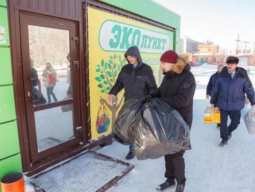 Как депутат Омского горсовета Никитин заработал на вторсырье, которое он сдал в экопункт «Магнита»