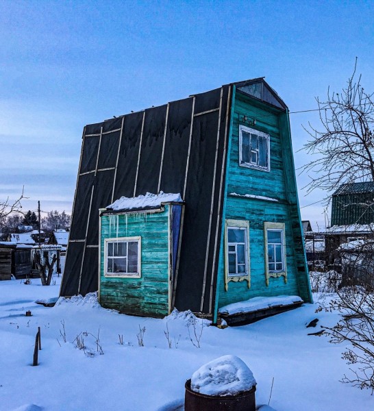 Пустые дома: омич поделился кадрами заброшенного дачного посёлка