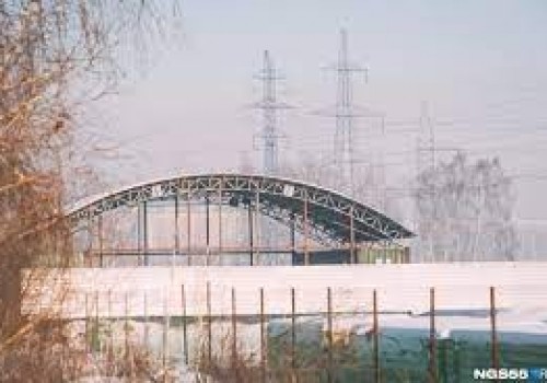 На южной границе Омска строят гигантский склад