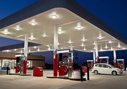 Глава омского отделения партии пенсионеров построил заправку на юге города Глава омского отделения партии пенсионеров построил заправку на юге города