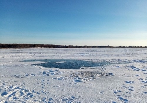 На озере Салтаим в Омской области обнаружены тела троих рыбаков