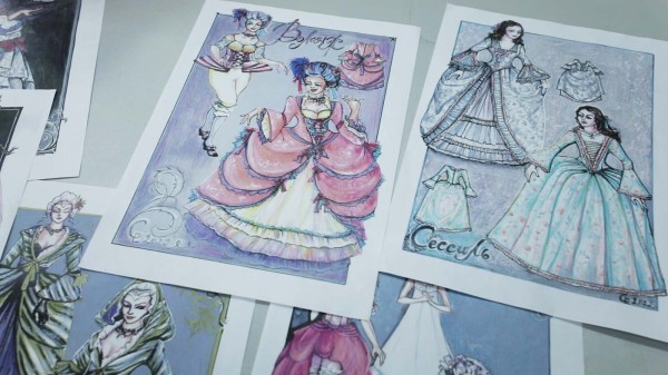 На связи с "опасными". В Омске начали готовить костюмы для нового мюзикла