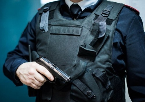 В Калачинске сотрудник ППС прострелил живот коллеге