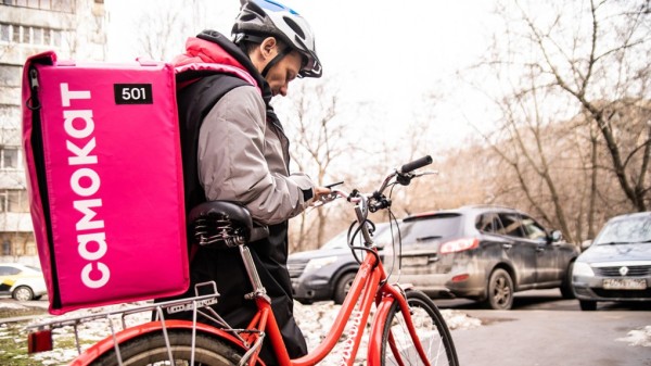 А где зарплата в 100 тысяч рублей? Вся правда о работе курьера в Омске