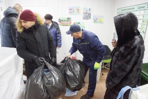 Как депутат Омского горсовета Никитин заработал на вторсырье, которое он сдал в экопункт «Магнита»