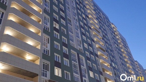 Стали известны подробности об омиче, упавшем с 18 этажа на Левобережье