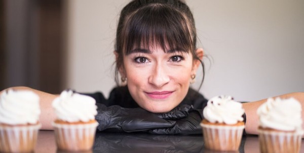 "Ты должен быть ярким или бить яйца о головы других". Интервью с участницей шоу "Кондитер"