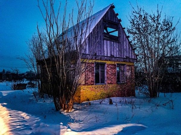 Пустые дома: омич поделился кадрами заброшенного дачного посёлка