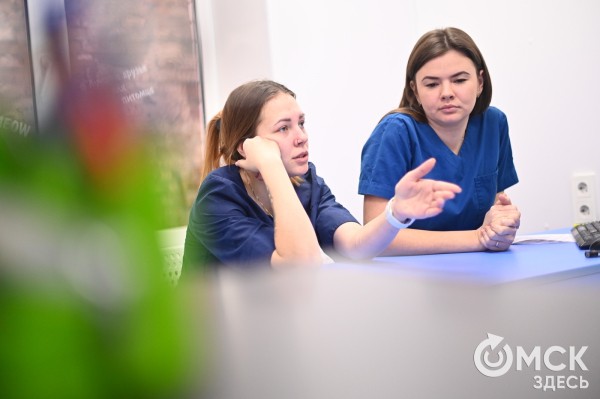 "Заводишь инструмент под десну, а выходит в районе глаза". Почему важно следить за состоянием зубов питомцев