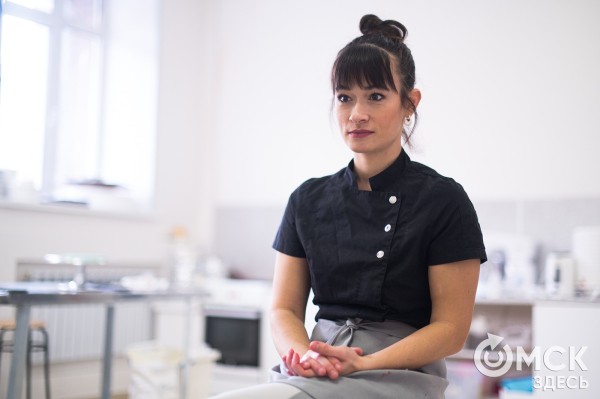 "Ты должен быть ярким или бить яйца о головы других". Интервью с участницей шоу "Кондитер"