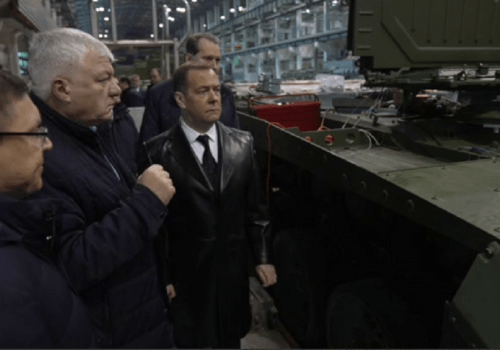 В Омск может приехать зампред Совбеза Медведев В Омск может приехать зампред Совбеза Медведев