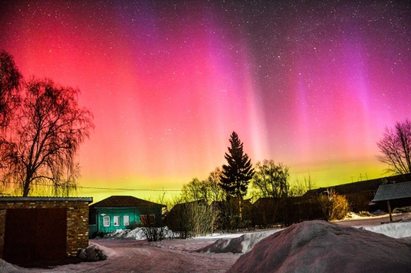 Красочное полярное сияние сфотографировали недалеко от Омска
