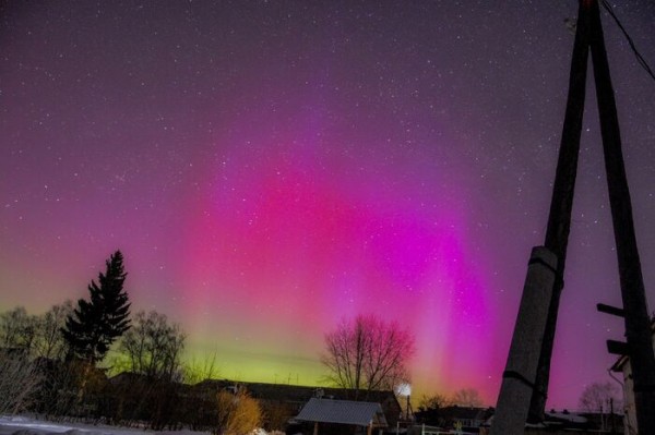Красочное полярное сияние сфотографировали недалеко от Омска