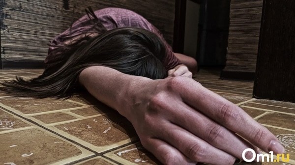 Обстоятельства смерти загадочны: в Подмосковье нашли тело стюардессы из Омска