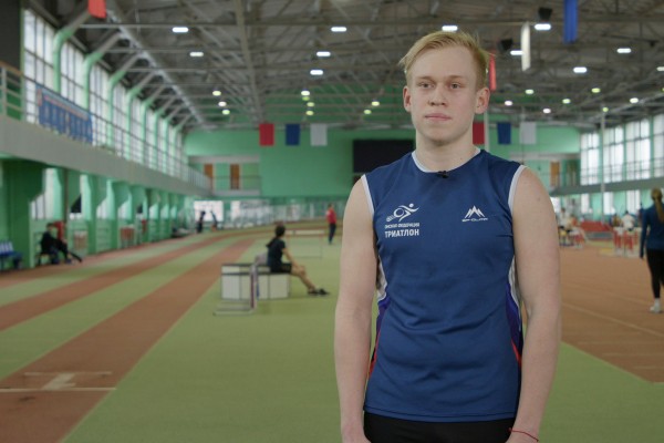 Три в одном. Омские троеборцы готовятся к летним состязаниям