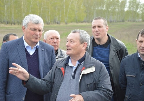 В Омской области ещё одного предпринимателя-агрария заставляют вернуть «помощь» от Минсельхоза В Омской области ещё одного предпринимателя-агрария заставляют вернуть «помощь» от Минсельхоза