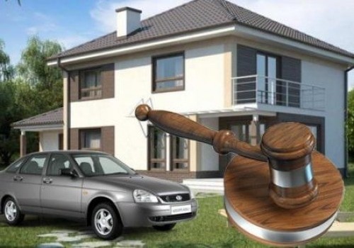 У жены омского депутата конфисковали квартиру по суду