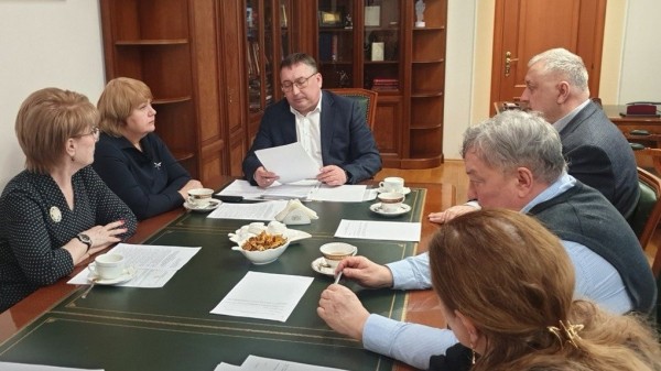 В правительство региона ищут помощника министра финансов на оклад в 60 тысяч рублей В правительство региона ищут помощника министра финансов на оклад в 60 тысяч рублей