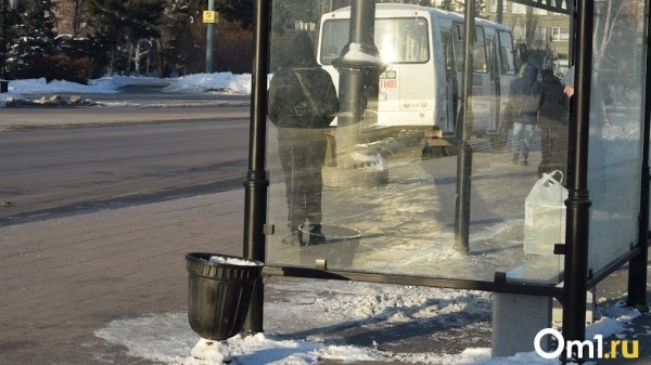 В Омске на остановке у ДК «Химик» нашли труп
