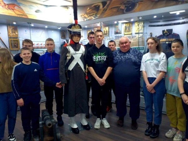 "Бывало, как соберутся за столом наши казаки, да запоют, аж стёкла дрожат ". Этнокультурный бренд Черлакского района Омской области