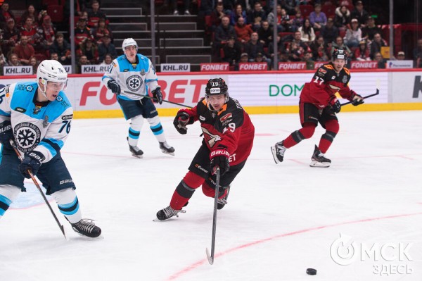 "Авангард" стал первым полуфиналистом "Востока" "Авангард" стал первым полуфиналистом "Востока"