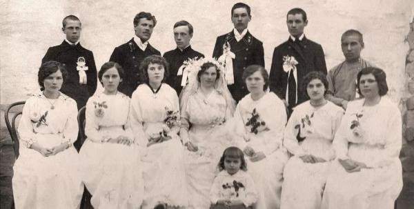 "Свадебный фольклор - это приглашение в идеальный мир". Локальный бренд Тюкалинского района