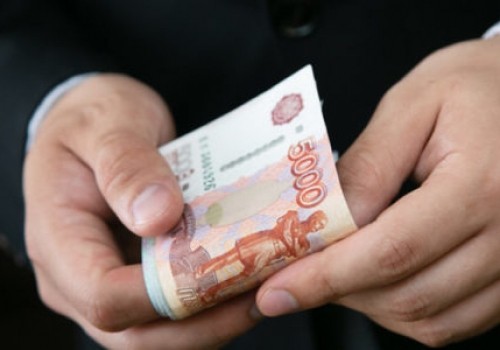 Семеро директоров омских спортшкол в среднем получали более 100 тысяч рублей в месяц