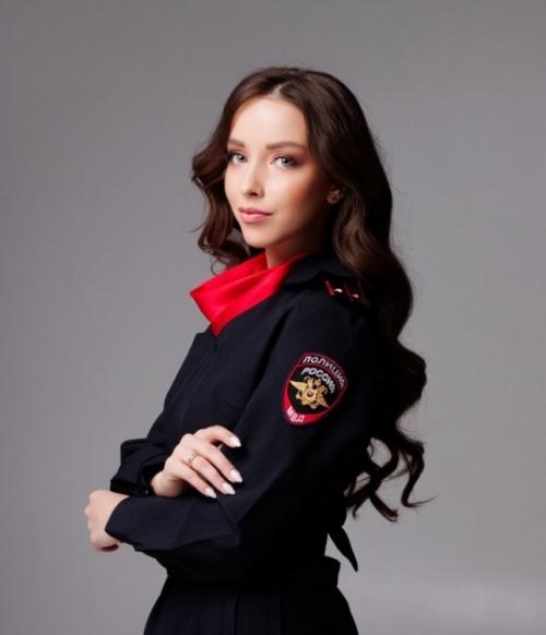 Красота в погонах: «Леди омская полиция» стала Алена Сидорчук Красота в погонах: «Леди омская полиция» стала Алена Сидорчук