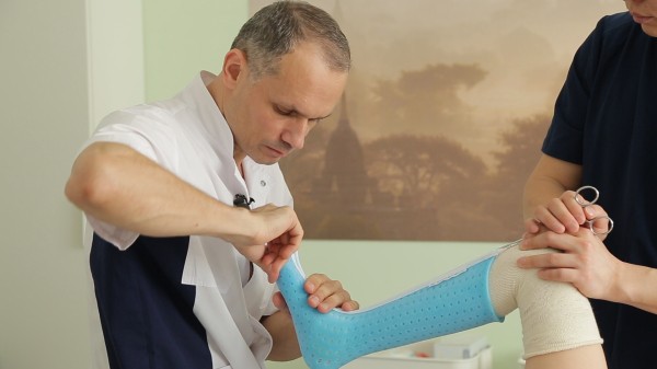 "Для нас очень важно облегчать жизнь родителям". Ортопед-травматолог родом из Сирии о благотворительной миссии в Омске