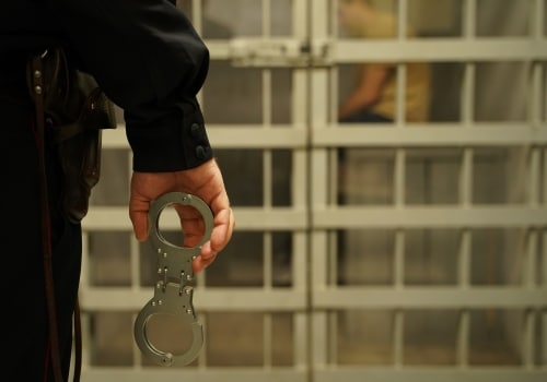 В Омске будут судить трех полицейских за избиение человека насмерть