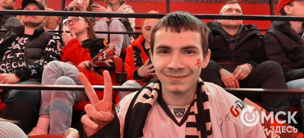"И покуда я жив, я буду болеть за "Авангард". За что омские фанаты любят хоккей "И покуда я жив, я буду болеть за "Авангард". За что омские фанаты любят хоккей