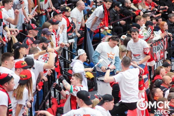 "И покуда я жив, я буду болеть за "Авангард". За что омские фанаты любят хоккей "И покуда я жив, я буду болеть за "Авангард". За что омские фанаты любят хоккей