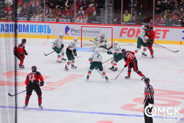 "И покуда я жив, я буду болеть за "Авангард". За что омские фанаты любят хоккей "И покуда я жив, я буду болеть за "Авангард". За что омские фанаты любят хоккей