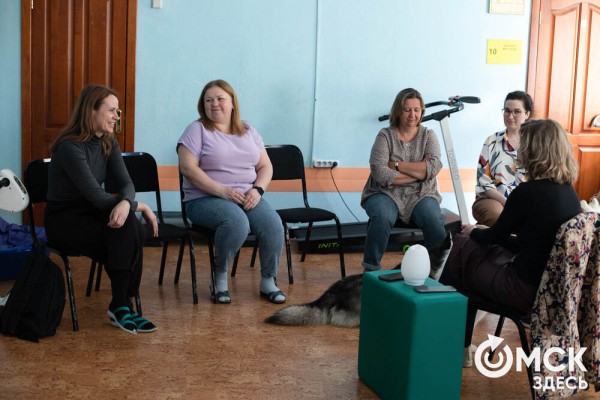 Омских родителей познакомили с альтернативной реабилитацией детей с инвалидностью