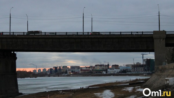 На Омск надвигается первая в этом году пыльная буря