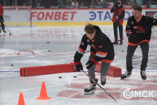 "Мы их полюбили и хотим, чтобы они жили с нами". "Авангард" закрыл сезон вместе с болельщиками "Мы их полюбили и хотим, чтобы они жили с нами". "Авангард" закрыл сезон вместе с болельщиками
