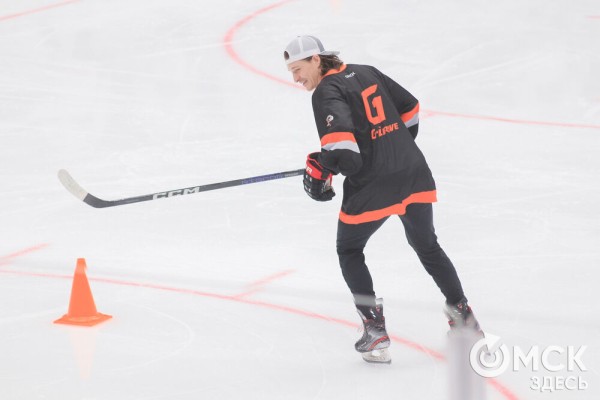 "Мы их полюбили и хотим, чтобы они жили с нами". "Авангард" закрыл сезон вместе с болельщиками "Мы их полюбили и хотим, чтобы они жили с нами". "Авангард" закрыл сезон вместе с болельщиками