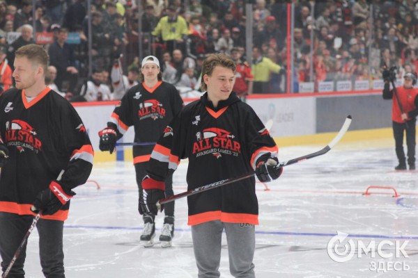 "Мы их полюбили и хотим, чтобы они жили с нами". "Авангард" закрыл сезон вместе с болельщиками "Мы их полюбили и хотим, чтобы они жили с нами". "Авангард" закрыл сезон вместе с болельщиками